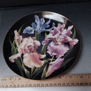 Iris collectors plate 8inches Danbury mint